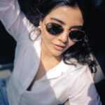Madhuri Jain Instagram - The Sun and the sunglasses adhavadhu veyil kalam so, a gentle reminder to hydrate often 🫶 📸: @thatmadraskaran