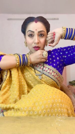 Madhusree Sharma Instagram - दीवानों की बुरी नज़र #lovedance 

#madhusreesharma #dancer #dance #actor #trending #trendingreels #explorepage #explore #instagood #step #love