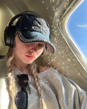 Madison Wolfe Instagram - 🌬