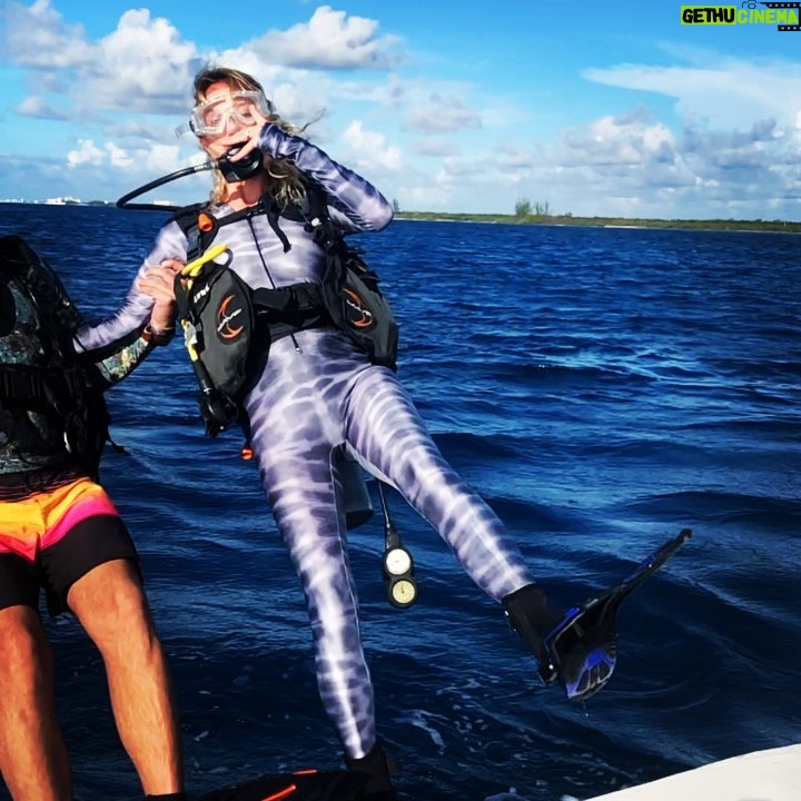 Madison McKinley Instagram - Taking a Dive