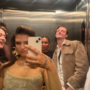 Mae Muller Instagram - life kicking my ass but at least i look good