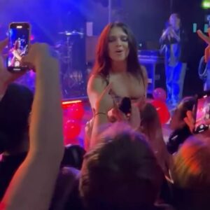 Mae Muller Instagram - my first show as an independent artist 🥹 thank u @nmemagazine