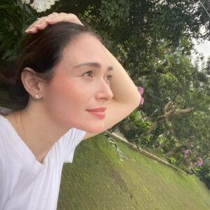 Maeeva Amin Instagram - Thank you Ya Allah for another year✨ . Semoga selalu diberi umur panjang , selalu sehat dan jadi pribadi yang lebih baik lagi . Thank you Eeva , udah kuat dan tetap tersenyum dalam keadaan apa pun… Eeva sayang Eeva ❤️❤️❤️❤️ Welcoming 38 with the biggest smile . ✨🙏🏻❤️