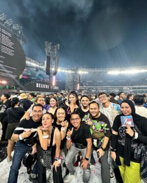 Maeeva Amin Instagram - Worth the wait , worth going thru’ insane traffics too. 😍😍😍😍😍😍Belum bisa move on . #coldplayinjakarta2023