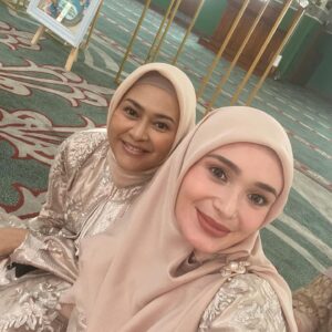 Maeeva Amin Instagram - Berakhir sudahh … Eits belum! , masih ada 1 episode lagi tayang hari sabtu …. Sampai ketemu lagi santriners. Thank you kesempatannya meramaikan SPB . Bang Angling,semua cast and crew dan Screenplay . *muah!*. Till we meet again . 🥰 #santripilihanbundatheseries