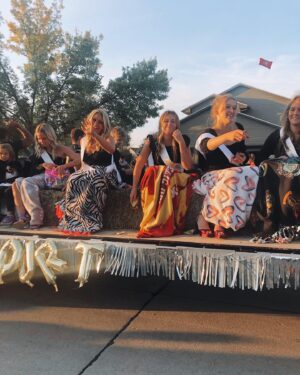Maesi Caes Instagram - last rodeo 🐮👢
#hoco #senioryear