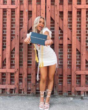 Maesi Caes Instagram - 🎓✔️ ~  next stop @umntwincities @uofmdanceteam 〽️❤️🫶