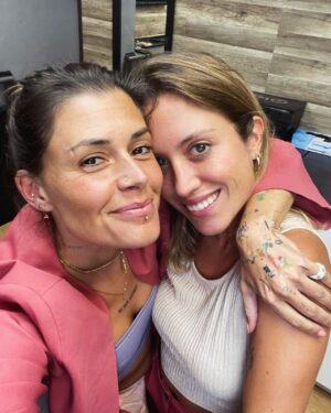 Mafalda Luís de Castro Instagram - Há toda uma vida pré e pós Shelly.
E se não vim aqui para esbarrar com ela, nem vale a pena. AMO-TE, SHEYLA!!! 💖

(E as fotos que eu não posso pôr aqui)?🙊