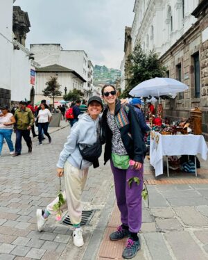 Mafalda Luís de Castro Instagram - 💟Esta viagem é ainda a celebração de 20 anos de amizade com esta doida que é minha irmã por escolha e parceira de uma vida. 
Também este ano chegamos juntas aos 35, com apenas 12 dias de diferença. Bonita curiosidade, ou não? 😊
