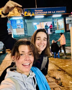 Mafalda Luís de Castro Instagram - 💟Esta viagem é ainda a celebração de 20 anos de amizade com esta doida que é minha irmã por escolha e parceira de uma vida. 
Também este ano chegamos juntas aos 35, com apenas 12 dias de diferença. Bonita curiosidade, ou não? 😊