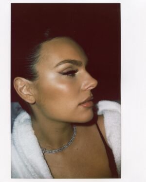 Mafalda Castro Instagram - Getting ready 🧖🏽‍♀️