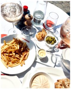 Magalie Lépine-Blondeau Instagram - Doulioudouliou (souvenirs de Saint-Tropez)