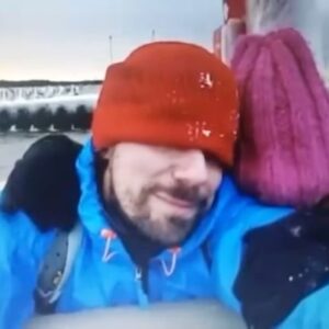 Magdalena Lamparska Instagram - 2017 rok. Kochać i być kochanym. Tego Wam życzę! Miłość wszystko zwycięży. 

Jestem największą szczęściarą! @bartekosumek ❤️

#walentynki
#dzienzakochanych