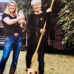 Maggie Grace Instagram – A warm thank you to Miss Carol Anne & @boggycreekfarmstand for sharing their special urban farm with us, it was heaven; Farmstays include a free dog named Buddy! ;)
🥬🥕🥚👩🏼‍🌾🐓🐕 #texasfarmsandranches #urbanfarms #sustainableagriculture