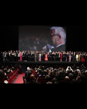 Maggie Gyllenhaal Instagram - Legendary night. Surrounded by so many filmmakers I admire… @festivaldecannes 
@dior 
@chopard