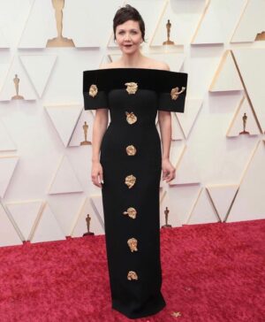 Maggie Gyllenhaal Instagram - THANK YOU to @theacademy for recognizing @thelostdaughterfilm and to @netflixfilm for supporting our film, my screenplay and the brilliant performances of my actresses. What a pleasure to wear this magnificent @schiaparelli dress. A true piece of ART. And to work with my friends and hair and makeup artists @danielmartin and @matthewmonzon and my intrepid stylist @sandraamador.xx and @victordcordero THANK YOU 🖤🍊🖤