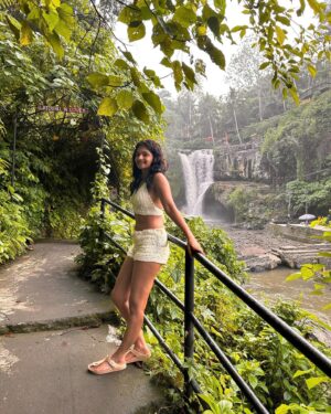 Maheswari Yayathiraj Instagram - Today is all about me so i’m here to embrace the new age with open arms.

#bali #indonseia #travelgram #birthdaypost #selflove #nature #teganunganwaterfall #happydays #vibing