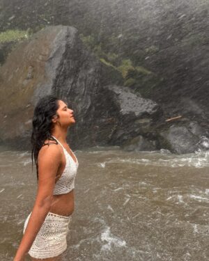 Maheswari Yayathiraj Instagram - Celebrating the journey of another year wiser,stronger and more fabulous than ever.
Happy birthday to me. 😄

#bali #birthdaypost #teganunganwaterfall #naturelove #travelgram #waterfall #vibing #indonesia #travelgram