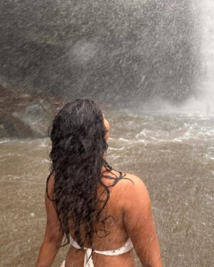 Maheswari Yayathiraj Instagram - Celebrating the journey of another year wiser,stronger and more fabulous than ever.
Happy birthday to me. 😄

#bali #birthdaypost #teganunganwaterfall #naturelove #travelgram #waterfall #vibing #indonesia #travelgram