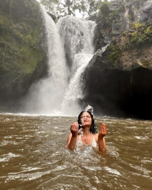 Maheswari Yayathiraj Instagram - To the next splash of adventure.

#bali #birthdaypost #selflove #teganunganwaterfall #naturelover #travelgram #lovetotravel