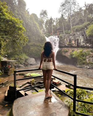 Maheswari Yayathiraj Instagram - Today is all about me so i’m here to embrace the new age with open arms.

#bali #indonseia #travelgram #birthdaypost #selflove #nature #teganunganwaterfall #happydays #vibing