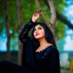 Mahi Maheswari Instagram - Outfit by @uski_designer_studio pic by @7r_photography___ #Sky #Fashion #Tree #PeopleInNature #Grass #Eyewear #Leisure #FormalWear #ElectricBlue #Fun #FlashPhotography