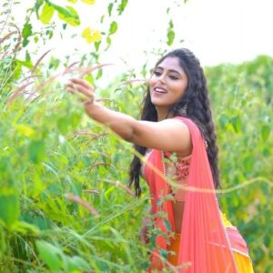 Mahi Maheswari Instagram - Ohh putri bomma 🔥🔥

#trendingreels #trending #reels #reelsinstagram #instagram #viral #explorepage #instagood #explore #trendingnow #reelitfeelit #love #trendingsongs #viralreels #trend #viralvideos #reelkarofeelkaro #india #reelsvideo #instadaily #photography #fashion #followforfollowback #viralpost #instareels #reelsindia #instagramreels #foryou #follow #memes