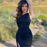 Mahi Masegosa Instagram - Siempre Trendy, compra en @sheinofficial 🌸 Usa mi código descuento: “ODMAHI” o “SMPMAHI” 💫 He seleccionado estos vestidos para verano! Y dos conjuntos de pantalón y chaleco por cambiar de rollo!!! Siempre encuentro en SHEIN cosas únicas y descubro nuevos estilos 👗 Me ayudáis mucho usando mi código descuento, así que os agradezco mucho que lo uséis ! Si pones este código de búsqueda en SHEIN “PGP79” podrás acceder a la página #SheinTrendy ¡Esto es totalmente nuevo! @shein_spain #SHEINtrendy #SHEINforAll #loveshein #ad Referencias de las prendas: sz2401043965818925 vestido rojo sw2212276695995985 vestido blanco flores azules sz2309202337370256 vestido negro sw2107156316812190 vestido verde floral sw2205175447701151 vestido blanco de raso sw2302092421199592 conjunto azul pantalón y chaleco sz2311032303003962 traje pantalón beige sz2309284442298697 vestido verde de raso