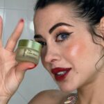 Mahi Masegosa Instagram - Año nuevo, piel nueva!!! @yepoda.es está celebrando el invierno por todo lo alto y me han dado este código “MAHIM” para que tengas un 30% de descuento en su web! Te súper recomiendo la colección “The Minis”, una colección con tooooodos mis productos favoritos; ideales en tamaño pequeño, súper lindos y perfectos para llevar en la maleta cuando vas de viaje! #yepoda