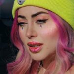 Mahi Masegosa Instagram - Mi último caprichito del año: La colección ⚡️ChromaZone 2.0 de @sheglam_official 💖💖💖 Los delineadores y las sombras cambian de tono o de brillo dependiendo de la luz y del sol ✨ Creo que no voy a poder vivir sin estos brillibrillis en 2024🌟 #SHEGLAM #SHEGLAMcollection #sheglamchromazone #sheglammultichrome #publi