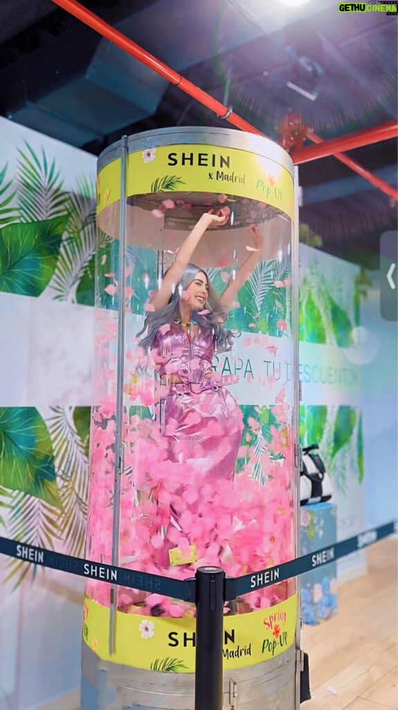 Mahi Masegosa Instagram - Shein siempre en mi corazón latino 💖 Mi código descuento para web : SMPMAHI @shein_official abre sus puertas con una tienda Pop Up en Madrid! Ya podéis ir a disfrutarlo tanto como yo lo he disfrutado! Estará abierta hasta el 5 de mayo, de 11:00 a 21:00 en Calle Serrano, 61 💃🏻 Un montón de ropa, tallar para curvis, ropa para hombre; para niños; maquillaje de sheglam, accesorios y lo mejor: juegos y DESCUENTOS 🤘🏼🤘🏼 @sheinspain #SheintoShine #SHEINxMadrid #meetSHEIN #SHEIN #SHEINSPAIN #SHEINPOPUP #advertising #advertisement #publi #Brandambassador