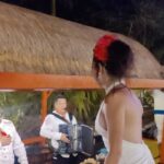 Mahi Masegosa Instagram - Una noche inolvidable de una semana inolvidable ! Yo creo que en otra vida fui mariachi 😂 No tengo palabras para ti @rafamoyaoficial para agradecerte este pedazo de viaje a donde siempre he querido ir ! Ahora sólo quiero volver, volver y volver !!!