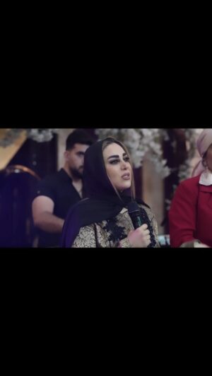 Mahshid Khosravi Instagram - 🫀
خدایا به خاطر وجود امیرآرتا تو این دنیا ازت ممنونم هرچقدر از خوش قلب بودنش بگم کم گفتم اگر مراسمی دارید که براتون خیلی مهمه مراسم و صفر تا صد بسپارید دست امیرآرتا آخر مراسم که همه دارن از خستگی غش میکنن امیر هزارماشالله هنوز انرژی داره و خستگی ناپذیره ، امیرآرتا مرسی که انقدر خوبی مرسی که از ته دل برای بقیه وقت میزاری از خدا بابت تمام لحظه هایی که تو این دنیا کنارت نفس کشیدم ممنونم چون از بهترین لحظه های عمرم بوده خدایاشکرت🫀
از آزاده یارمحمدی ممنونم که برای عروسی یازده زوج از شهر ایلام ماه ها زحمت کشید و تلاش کرد تا این مراسم به خوبی پیش بره خداروشکر که دارمت آزاده جانم خداروشکر 🫀
از خدا ممنونم بابت وجود رفیق عشق همسری مثل اشکان که من همیشه مردی مثل اشکان و برای تمام خانوم های دنیا آرزو میکنم مرسی که مثل کوه پشتمی مرسی از خدا که من و به تو داد 🫀 
((بخشی از مراسم عروسی یازده زوج عزیز از شهر ایلام))