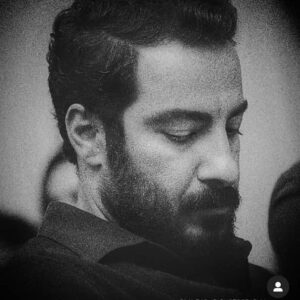Mahtab Nasirpour Instagram - آموزگاران هستند چون کسانی می خواهند بیاندیشند، بیاموزند و بدانند. تلاش میکنند و از پای نمی نشینند. 
امروز و همزمان با روز معلم میخواهم تشکر کنم از همه ی هنرجویانم و بخصوص نوید محمدزاده که لطف بسیار به من داشته و از من به عنوان معلم و آموزگارش نام برده است. 
حقیقت این نیست. این او بود که می خواست بیاموزد.
@navidmohamadzadeh 
#نوید_محمدزاده#روز_معلم#معلم#بازیگر#بازیگری#سینما#تاتر#هنرجو

#بازيگران_ايراني #بازیگران #بازيگري #بازيگر #هنرپيشه #هنرپیشگان  #هنری #هنري #کلاس #سينما #محمد_رحمانیان #هنرجویان #هنرجو #دانشگاه_آزاد #سینمایی_ایرانی #دانشگاه #خبر #اخبار #بازيگر 
#فیلم