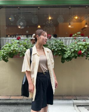 Mai Hagiwara Instagram - ちょっと前の私服。

@ao_0722 とお出かけした時の
コーデ🫂🫶🏻

この日もすごく暑かったし
気分的にパンツを履きたい気分だったので、このパンツに合うコーデを組みました！

時にはこんな服装もすき..🙄✌️

#outfit 
#summer2023
#summeroutfit