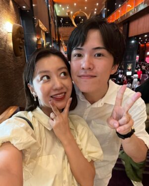 Mai Hagiwara Instagram - 8/27 Happy birthday
@mydish_yuki 🥄

いつも優しく温かく
そばにいてくれてありがとう。

お互いにとって悲しい事があった時も
大丈夫大丈夫と
いつも前向きな気持ちにさせてくれて
ありがとう。

朝起きてすぐ熱唱するところも
映画を一緒に見ている時にすぐ寝てしまうところも、酔っ払ったら私にバレない様に滑舌めっちゃ良く喋ろうとする所も
なんだかんだ面白くて最高だよ😂🫶🏻

これからもハッピーと笑顔を忘れず
最高の日々を一緒に過ごしていこうね(^｡^)🫰🏻

27歳同い年！よろしくぅ〜〜！　　　

#barthday 
#biglove 

曖歌は私達夫婦のテーマソング🫂