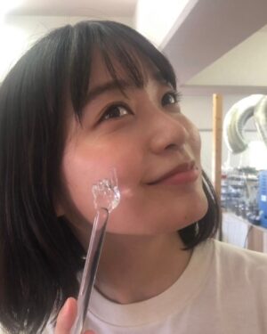 Mai Fukagawa Instagram - 2nd写真集「Free Mind」
いよいよ本日発売です🎉🙌
約3年前に立ち上がった企画がこうして形になり、やっと皆さまにお届けできることが本当に嬉しいです✨
背伸びしない、日常の延長線の、今この瞬間の等身大の自分を小鳥さんに切り取っていただき、とても大切な1冊になりました。
石垣島、竹富島のあたたかくおだやかな時間や、素敵な景色もぎゅっと詰め込まれています。
　
ぜひまた感想など教えてくれたら嬉しいです☺️
そしてお渡し会などイベントももうすぐ…！
久しぶりに皆さんと会える貴重な時間🥺楽しみです✨