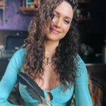Maiara Walsh Instagram - “I think of you and me as a poem – as verse – rambling, undulating, confounding, illuminating, free verse… An epic poem, ranging over the fluid topography of an ever-changing, thousands-of-years-in-the-making, full-of-surprises, wondrous you! You are a poem. You are to be read out loud with a tender, ferocious, and mischievous voice.” Philip Kenney 🇧🇷 “Penso em você e em mim como um poema – como um verso – verso divagante, ondulante, confuso, esclarecedor, livre… Um poema épico, abrangendo a topografia fluida de um mundo em constante mudança, milhares de anos em formação, cheio de surpresas, maravilhoso você! Você é um poema. Você deve ser lido em voz alta com uma voz terna, feroz e travessa.” Philip Kenney
