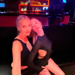 Maika Monroe Instagram - 😛😛🪽🦎