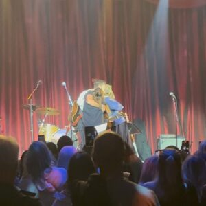 Maisy Stella Instagram - SWEETEST NIGHT EVER. Thank you @charles_esten for having us tonight, we love you a shtuuuupid amount. Tv dad and best friend for life 🌷🌷🌷🌷🍀🍀🍀