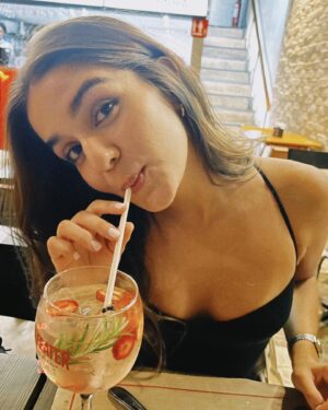 Maitê Padilha Instagram - nao existe tristeza com eles e com uma sexta a noite no @mandelabotafogo ❤️