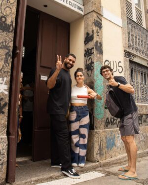 Maitê Padilha Instagram - me formei no bacharelado de artes cênicas na @calcasadasartes ❤️ 

foi um ano e meio de curso onde encontrei pessoas que sei que ficarão na minha vida mesmo depois dessa colação de grau e onde me apaixonei de novo pelo meu trabalho e por todo o processo.

agradeço aos meus professores, ao Hermes, a Rita, ao meu amigo @joaomanoelinsta que me levou pra CAL e a todos os envolvidos. a CAL vai comigo agora, nos trabalhos e na vida. 🥳

📸 @helenamarkun