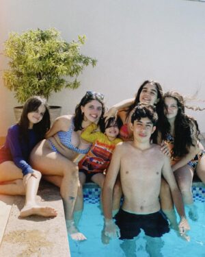 Maitê Padilha Instagram - essa família é muito unida e também muito ouriçada 🥳