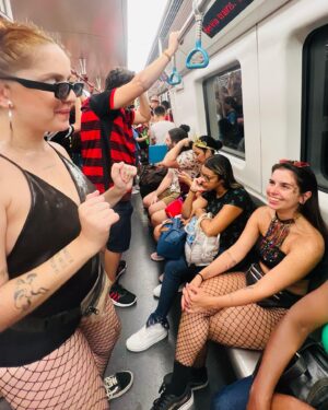 Maitê Padilha Instagram - nao me perdi no carnaval porque tinha amigos e amores cuidando de mim ❤️ 

ô época do ano pra ter meu coraçao :)