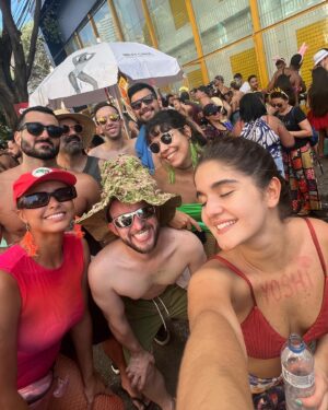 Maitê Padilha Instagram - nao me perdi no carnaval porque tinha amigos e amores cuidando de mim ❤️ 

ô época do ano pra ter meu coraçao :)