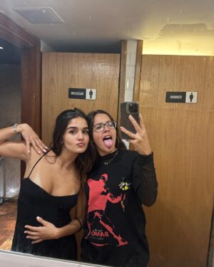Maitê Padilha Instagram - tenho trabalhado e saído com meus amigos

tem vida melhor? ✨