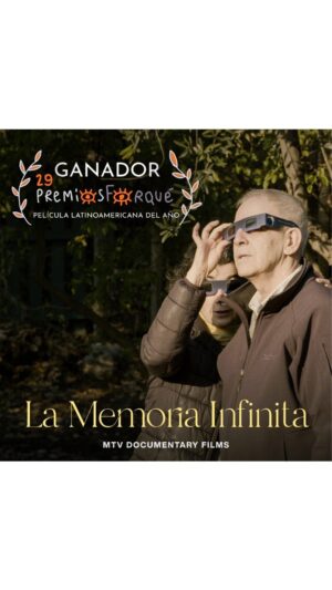 Maite Alberdi Instagram - ¡Noticia de último momento! “La memoria infinita” de Maite Alberdi ganó como Mejor Película Latinoamericana en la 29ª versión de los Premios Forqué.

Este premio, uno de los más importantes del cine en español, ya había sido galardonado a “El Club” y “Una Mujer Fantástica” en ediciones anteriores.

Al recibir el reconocimiento Maite Alberdi dedicó unas palabras a Augusto y Paulina: “(…) Los protagonistas de esta película, que me enseñaron que el alzheimer puede ser un desafío y un contexto, y no necesariamente una tragedia, y que me enseñaron que hay una memoria histórica y una memoria emocional que siempre trasciende y queda” 

Una coproducción de Micromundo Films y Fabula.

#29forqué