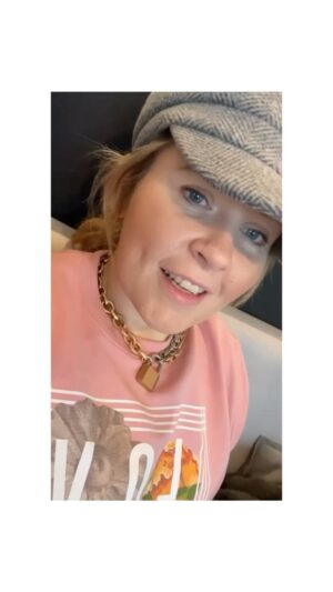 Maite Kelly Instagram - .
I LOVE MY NEW SWEATER!
IHR AUCH?

Schickt mir Eure Selfies.
😉

www.maitekelly-shop.de
#lovekollektion