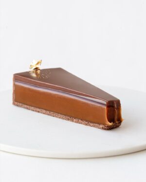 Maja Vase Instagram - Soft and chewy caramel chocolate tart ✨ RECIPE to you 🏷️👇🏻 Drop a heart, if you like it ❤️ 

COCOA SHORTCRUST
120 g all-purpose flour
20 g almond flour
10 g cocoa powder
50 g powdered sugar
75 g cold butter
1 pinch of salt
1/2 egg

SALTED CARAMEL
180 ml heavy cream
180 g caster sugar
30 g glucose syrup
60 g butter
1/2 tsp salt
30 g caramel chocolate

MILK CHOCOLATE GANACHE
90 g milk chocolate
60 ml heavy cream

INSTRUCTIONS 👇🏻