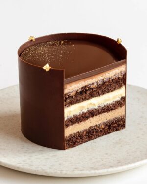 Maja Vase Instagram - 10 layers of coffee, chocolate, and hazelnut ☕️✨ Constantly craving layer cake 🙉